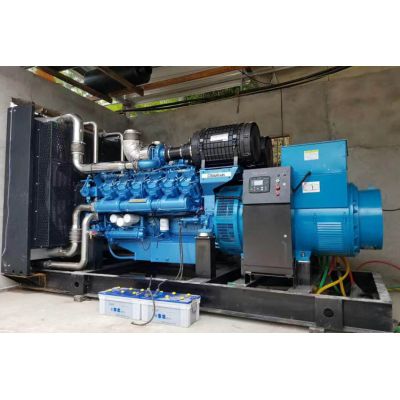 800kw博杜安柴油發(fā)電機(jī)組-博杜安12缸柴油機(jī)12M336D902E20柴油發(fā)電機(jī)組,缸徑/行程：150/150mm,柴油發(fā)電機(jī)組水冷發(fā)動(dòng)機(jī)功率902KW,柴油發(fā)電機(jī)組配套馬拉松斯坦福發(fā)電機(jī)。廠價(jià)直銷歡迎選購(gòu)：13773399855。